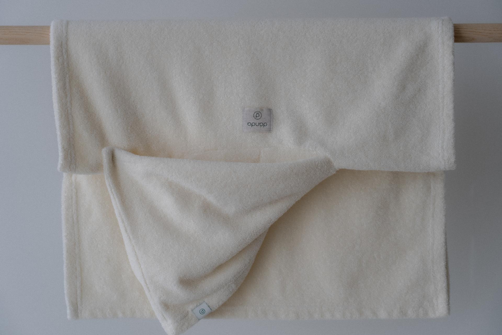 dánda cone poncho (단다 콘 판초)